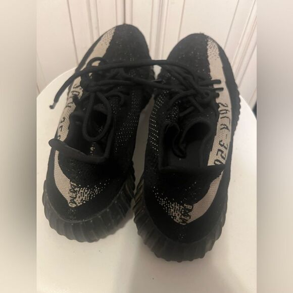 Adidas Yeezy Boost 350 V2 Low Oreo BY1604 2022 Adidas  Sz 12 main image 9